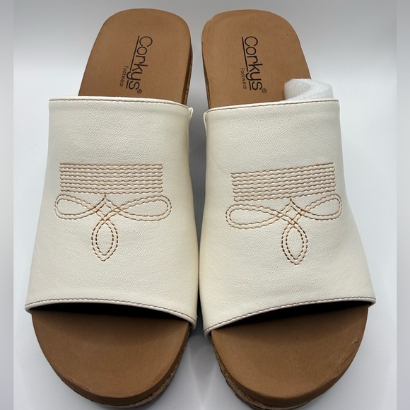CORKYS Saddle Up Western Stitching Ivory Studded SlipOn Wedge Heels Women’s Sz 9 - Picture 4 of 12